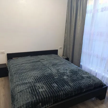 Apartment під дубочком